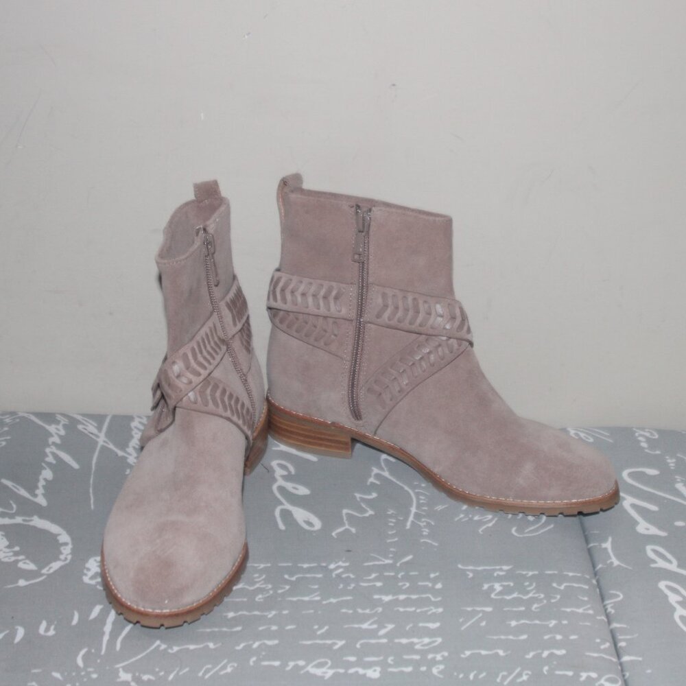 12a. NWOB LADIES JACK ROGERS SUEDE LEATHER ANKLE BOOTS- 7